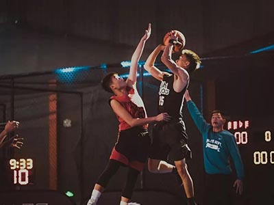 NCAA艾德华兹维尔大学vs摩海德州立大学直播